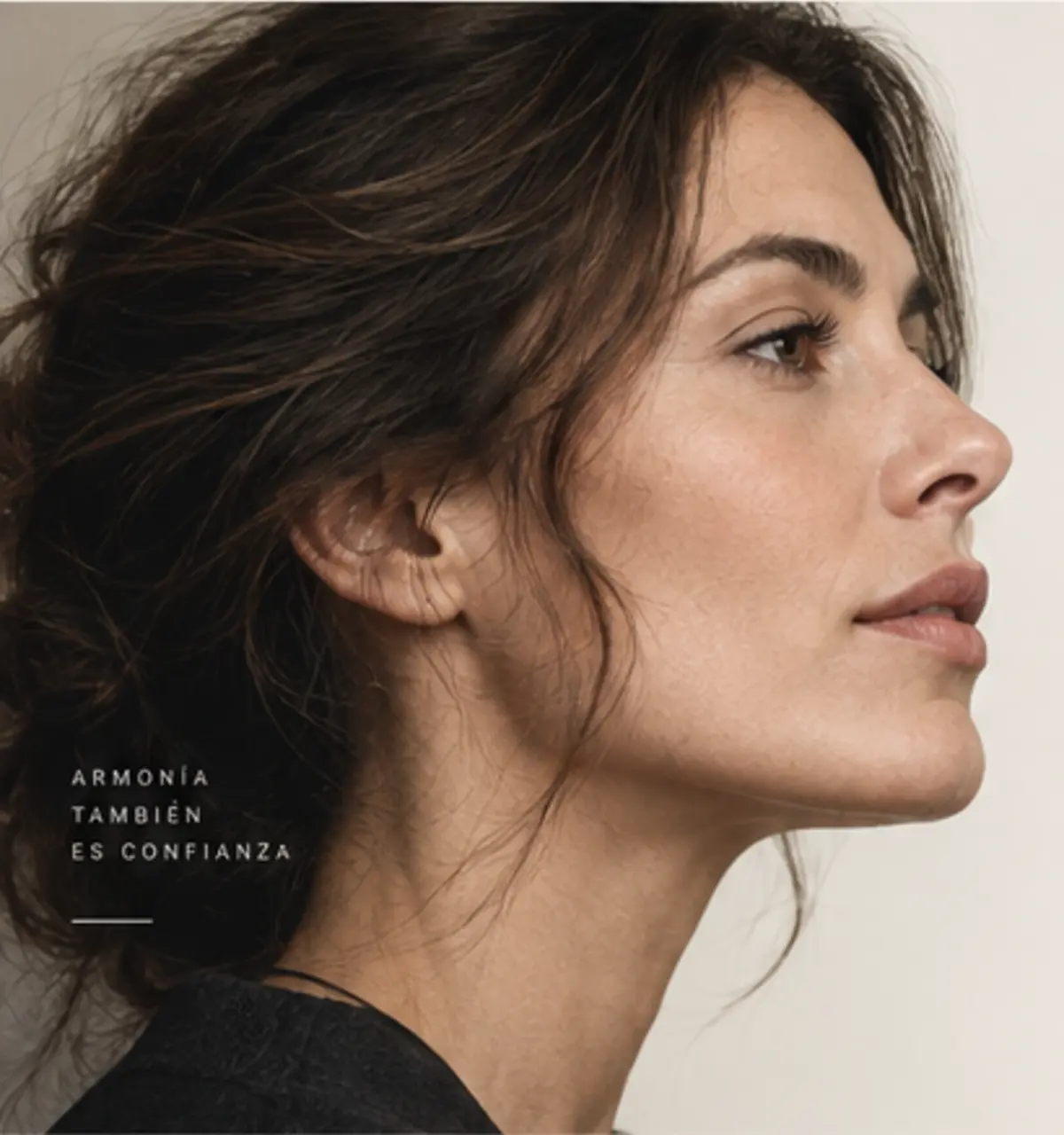 Perfil femenino natural y armónico